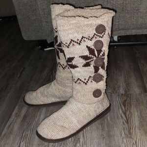 MUK LUKS Womens Brown Sweater Boots Tall Cozy Button Sides Fleece Lined Size 11